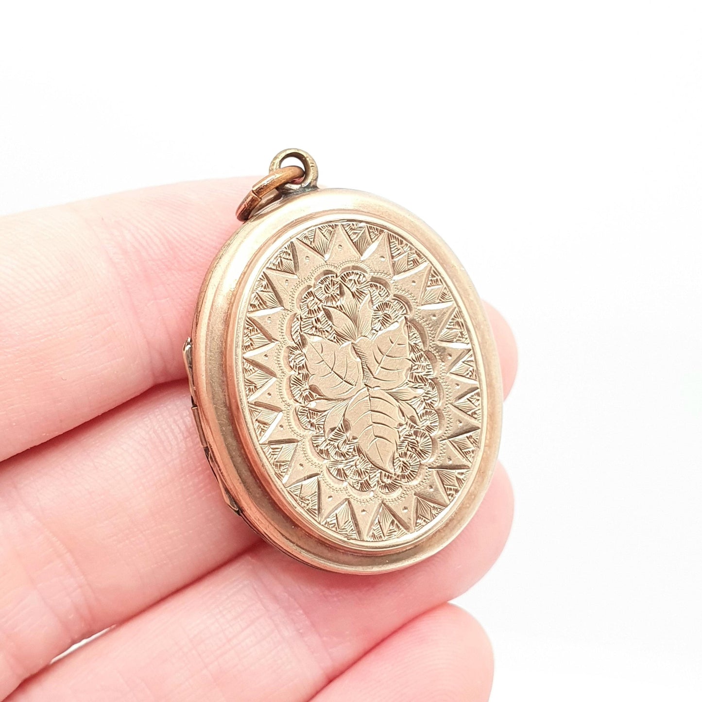 Antique Victorian 9ct Rose Gold Star Locket Hand Engraved Leaf Pendant Oval Estate Solid 9kt Front Back Big Large Vintage Jewelry Jewellery