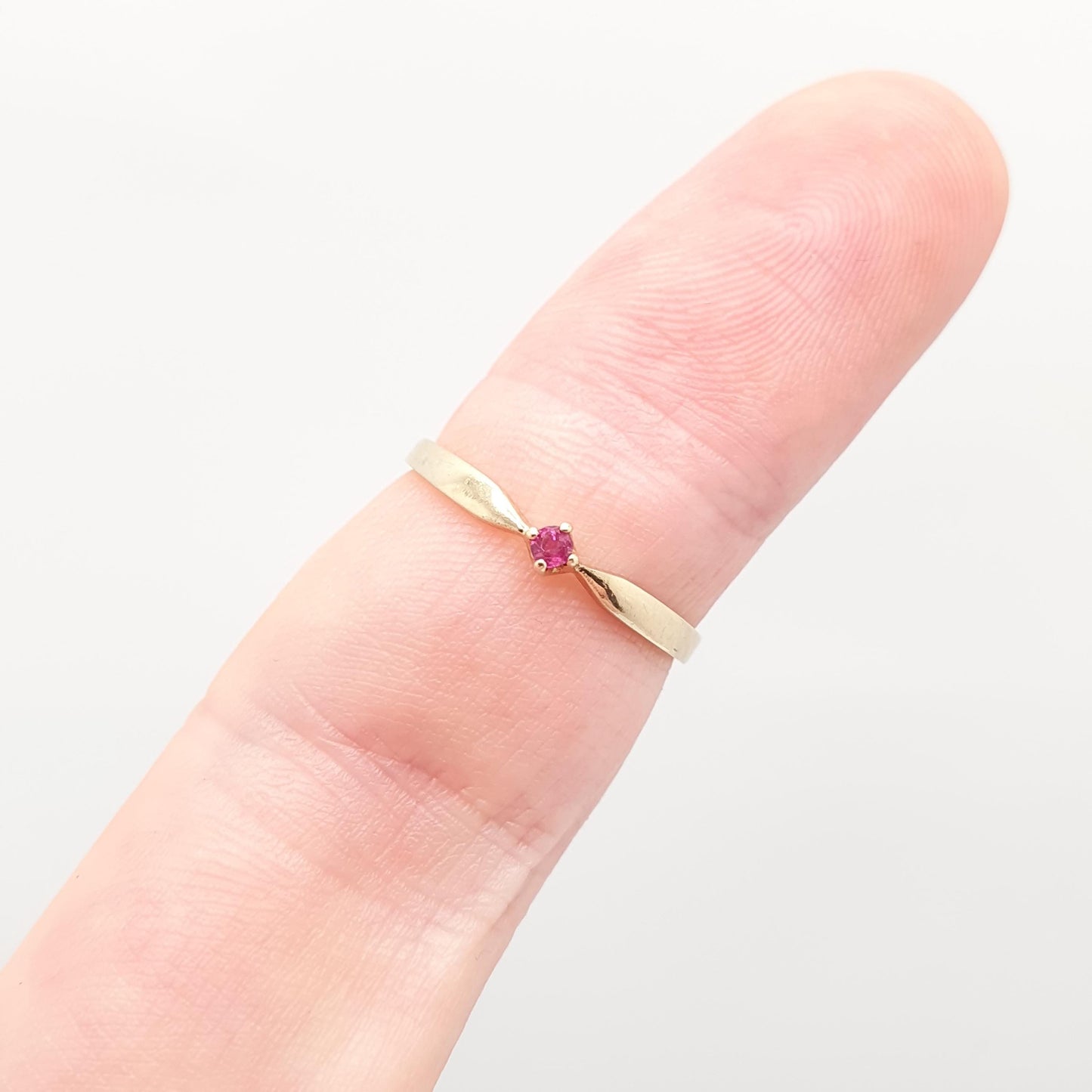 Vintage 9k 9ct Gold Ruby Ring Solid 375 9kt Red Gemstone Genuine Real Stacker Stacking Retro Womens Jewelry Jewellery Sparkly Estate