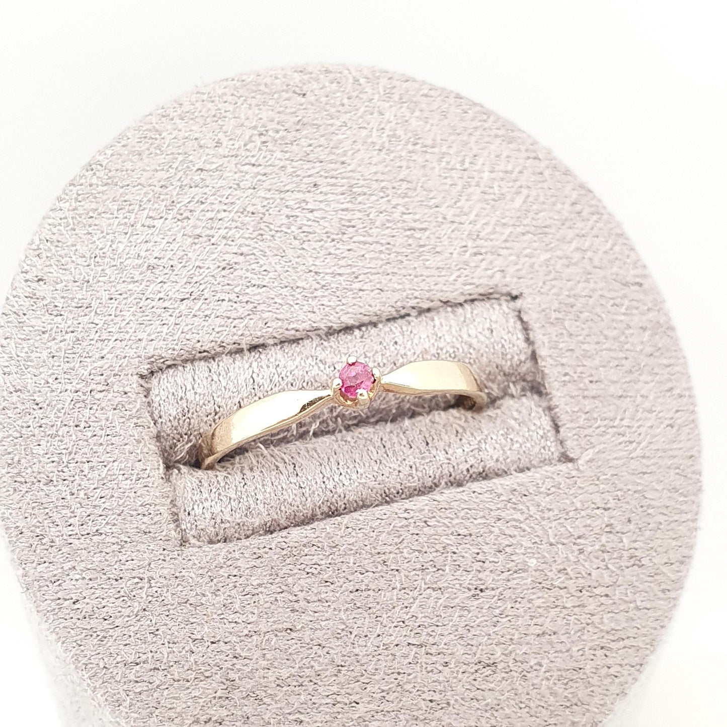 Vintage 9k 9ct Gold Ruby Ring Solid 375 9kt Red Gemstone Genuine Real Stacker Stacking Retro Womens Jewelry Jewellery Sparkly Estate
