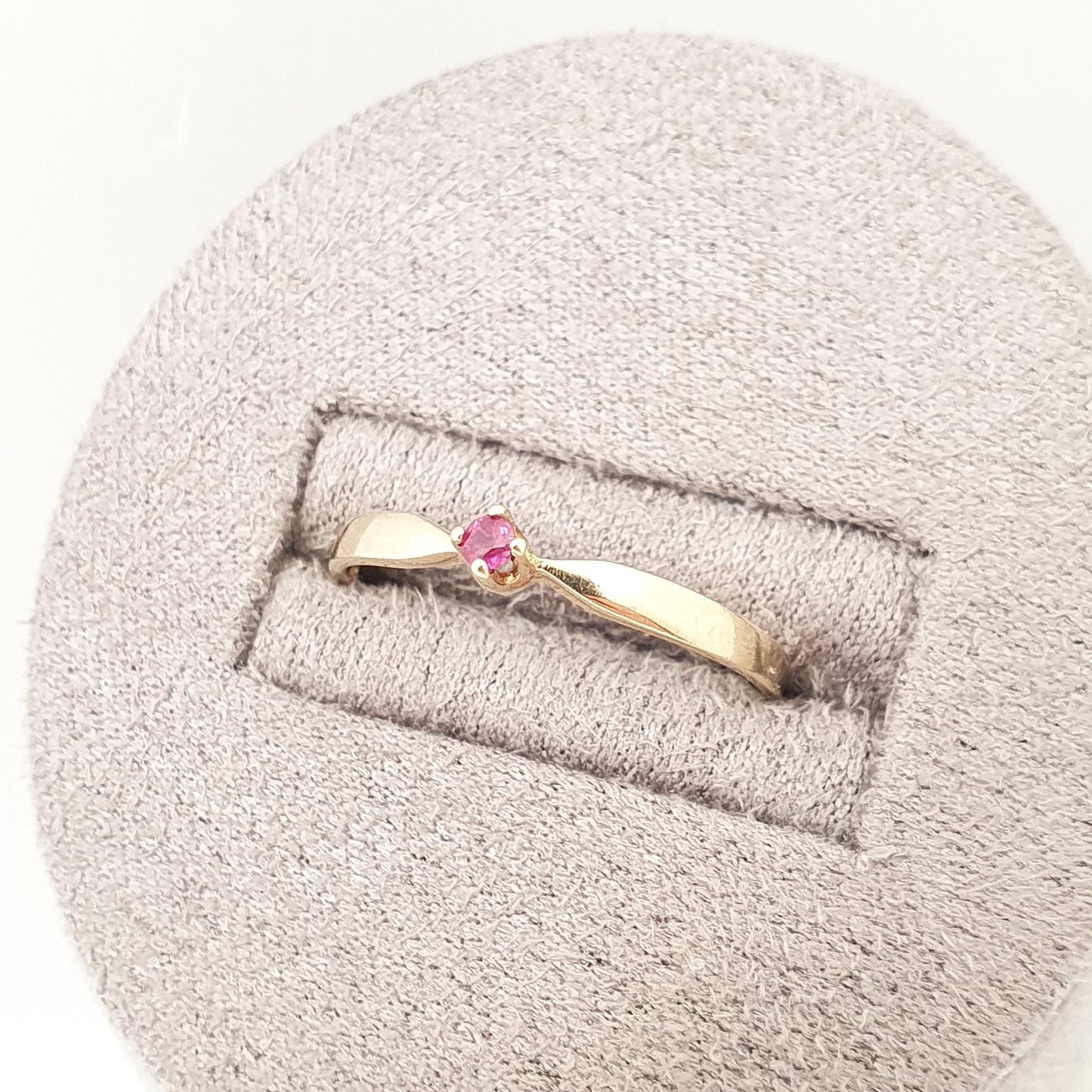 Vintage 9k 9ct Gold Ruby Ring Solid 375 9kt Red Gemstone Genuine Real Stacker Stacking Retro Womens Jewelry Jewellery Sparkly Estate