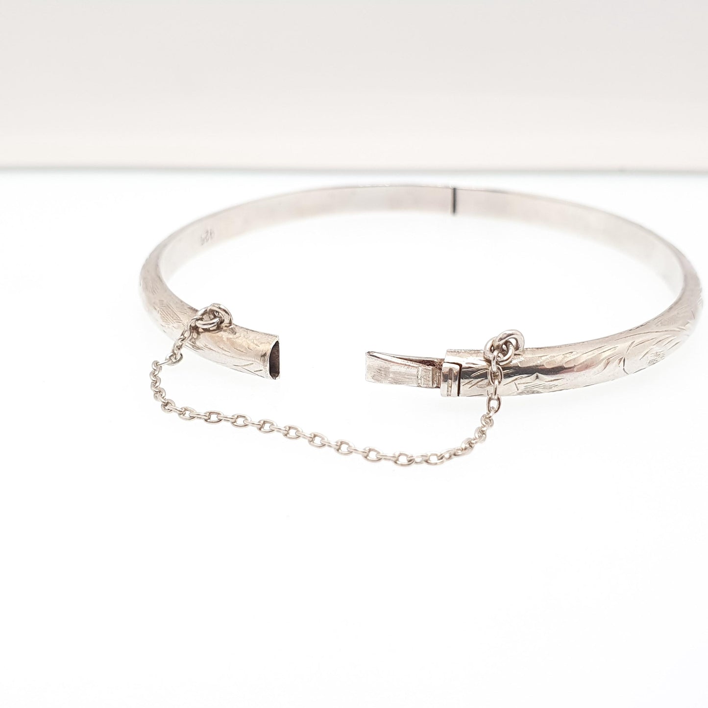 Vintage 925 Silver Bangle Snap Bracelet 9.45g Engraved Hand Engraving Fine Thin Sterling Retro Ladies Womens Retro Jewelry Jewellery