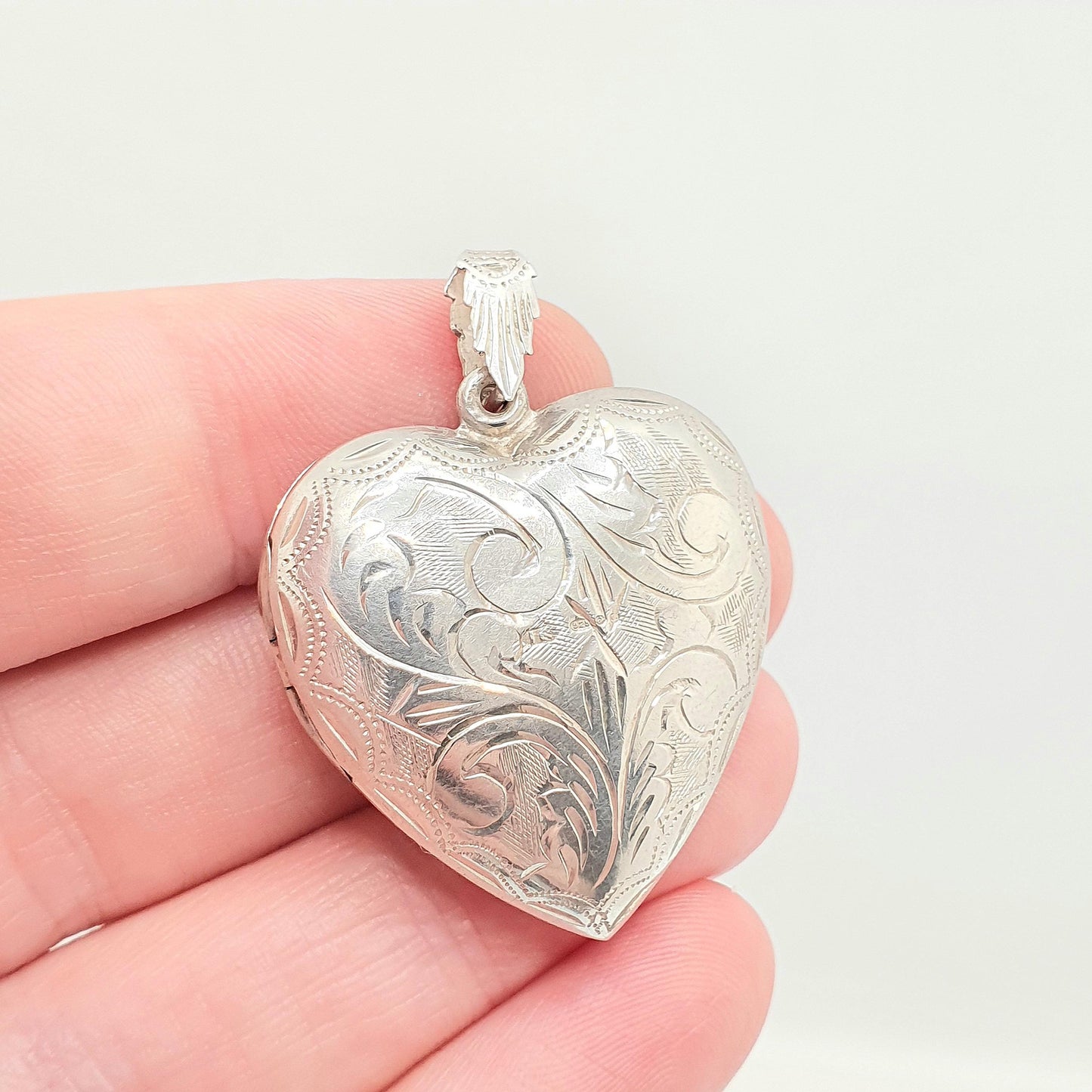 Vintage Sterling Silver Large Heart Locket Big Necklace Pendant Hand Engraved Solid 925 Cute Picture Photo Womens Ladies Jewelry Jewellery