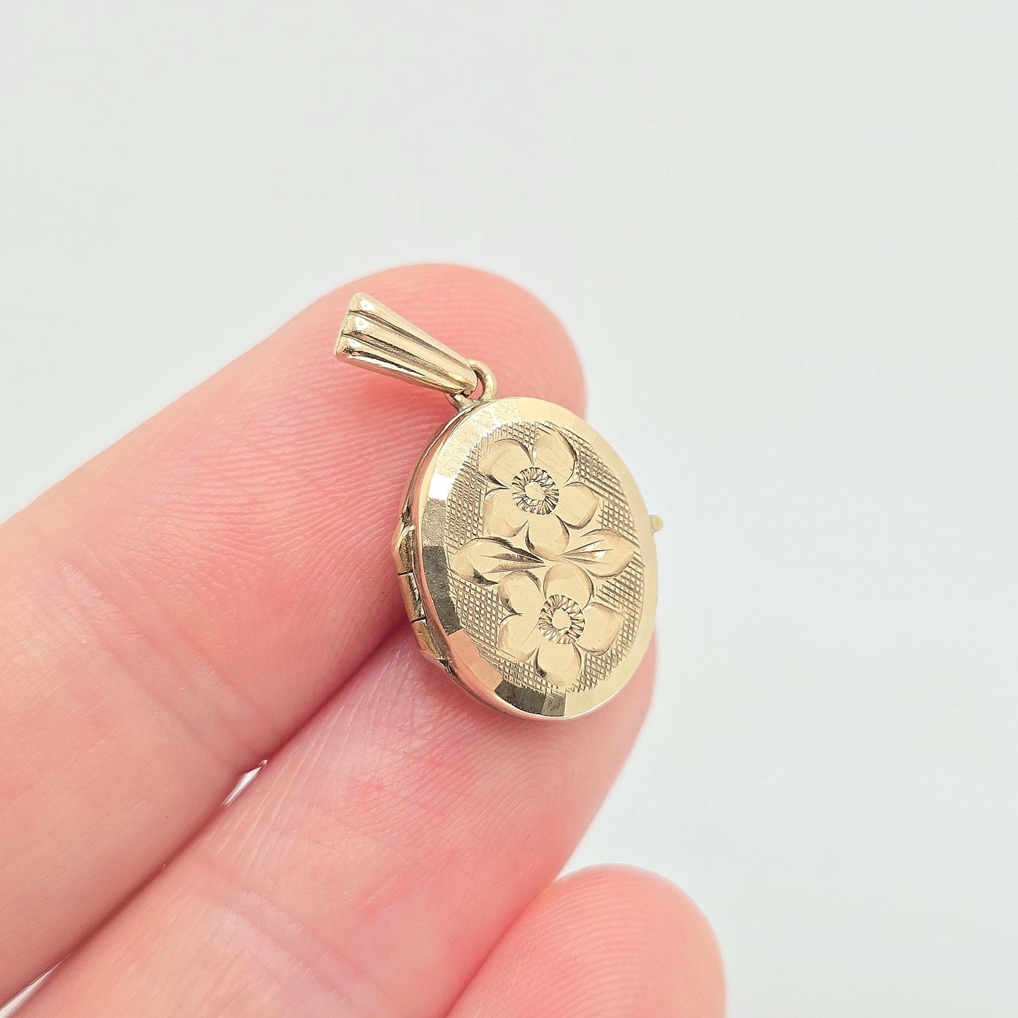 Vintage 9ct Gold Oval Locket Flower Engraved Solid 9k 375 Pendant Georg Jensen Style Small Back & Front Necklace Jewelry Womens Jewellery