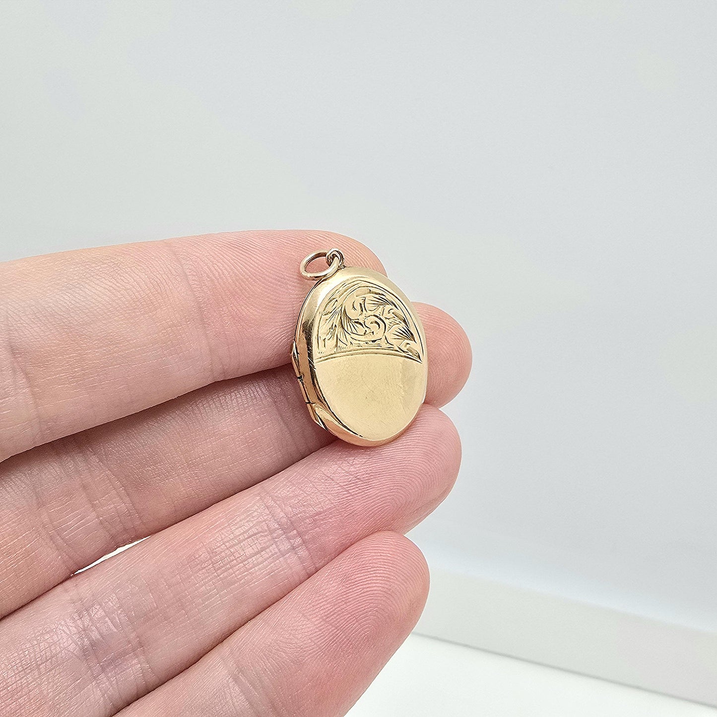 Antique 9ct 9k Gold Locket Pendant Oval Engraved Necklace Solid 375 Yellow Back & Front Vintage Fine Estate Picture Jewelry Jewellery