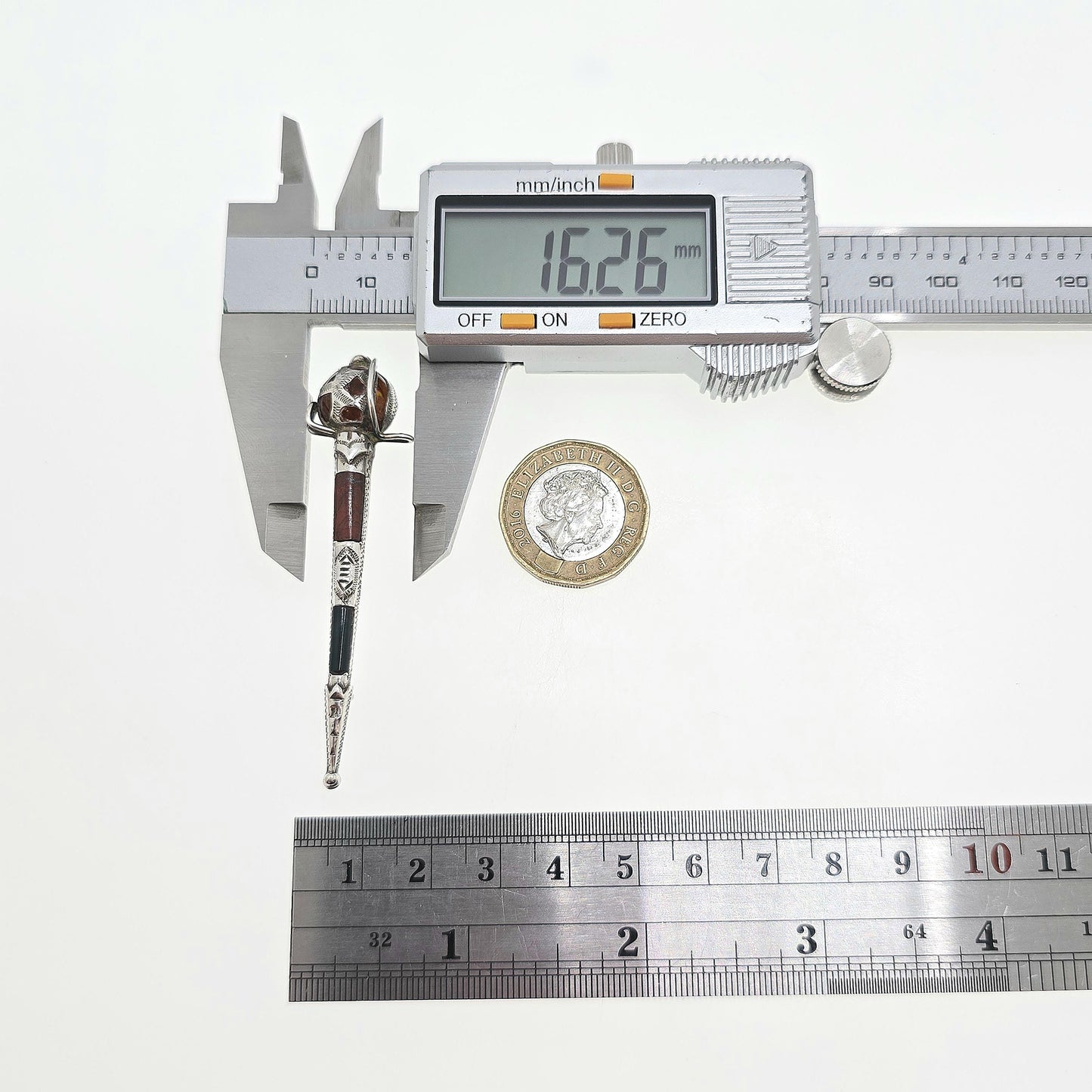 Antique Sterling Silver Dirk Brooch Pin Scottish Sword Bloodstone Red Jasper Victorian Scotland Genuine Real Vintage Jewelry Jewellery