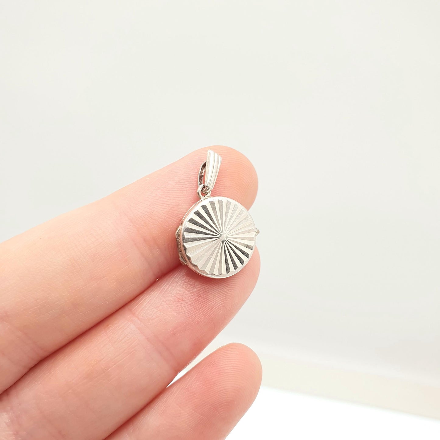 Vintage GEORG JENSEN Sterling Silver Locket Gyroscope Round Circle Necklace Small Pendant Hallmark Cute Picture Photo Jewelry Jewellery