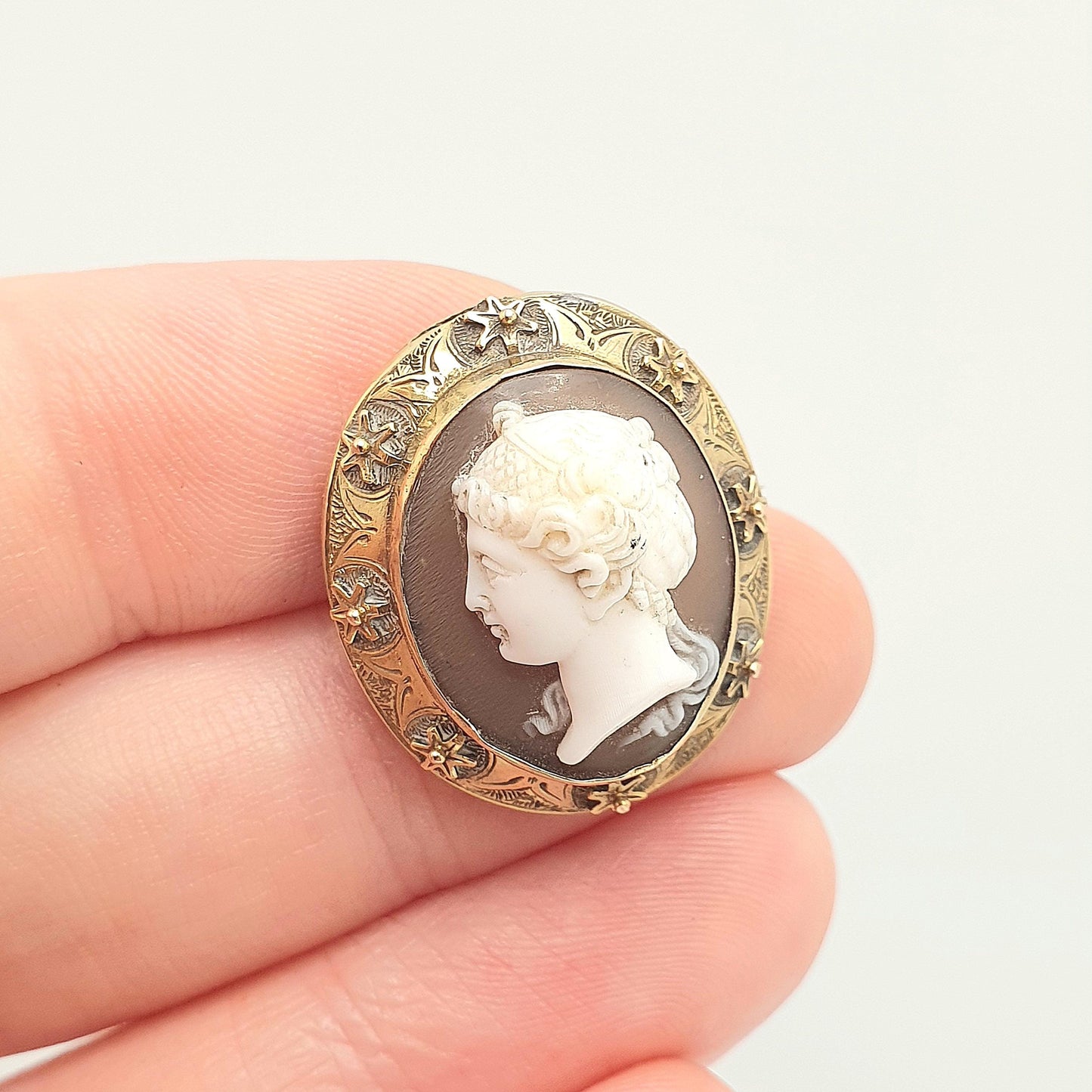 Antique Victorian 9k 9ct Gold Cameo Brooch Pin Solid 375 Border Hand Carved Shell Vintage Italian European Genuine Jewelry Womens Jewellery