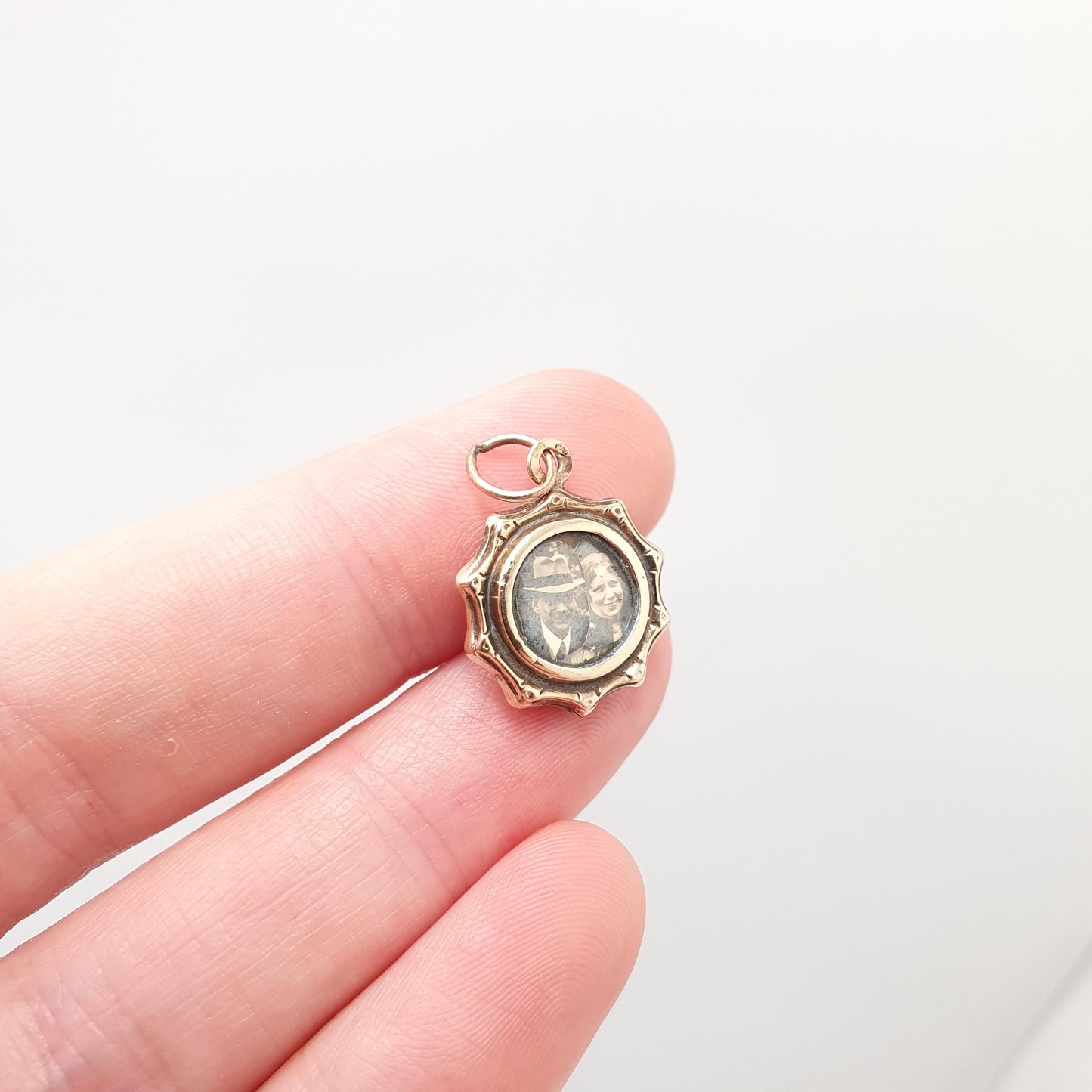 Antique 14k 14kt Gold Locket Pendant Star Necklace Solid 585 One Sided Photo Picture Gift Charm Yellow Womens Retro Jewelry Jewellery