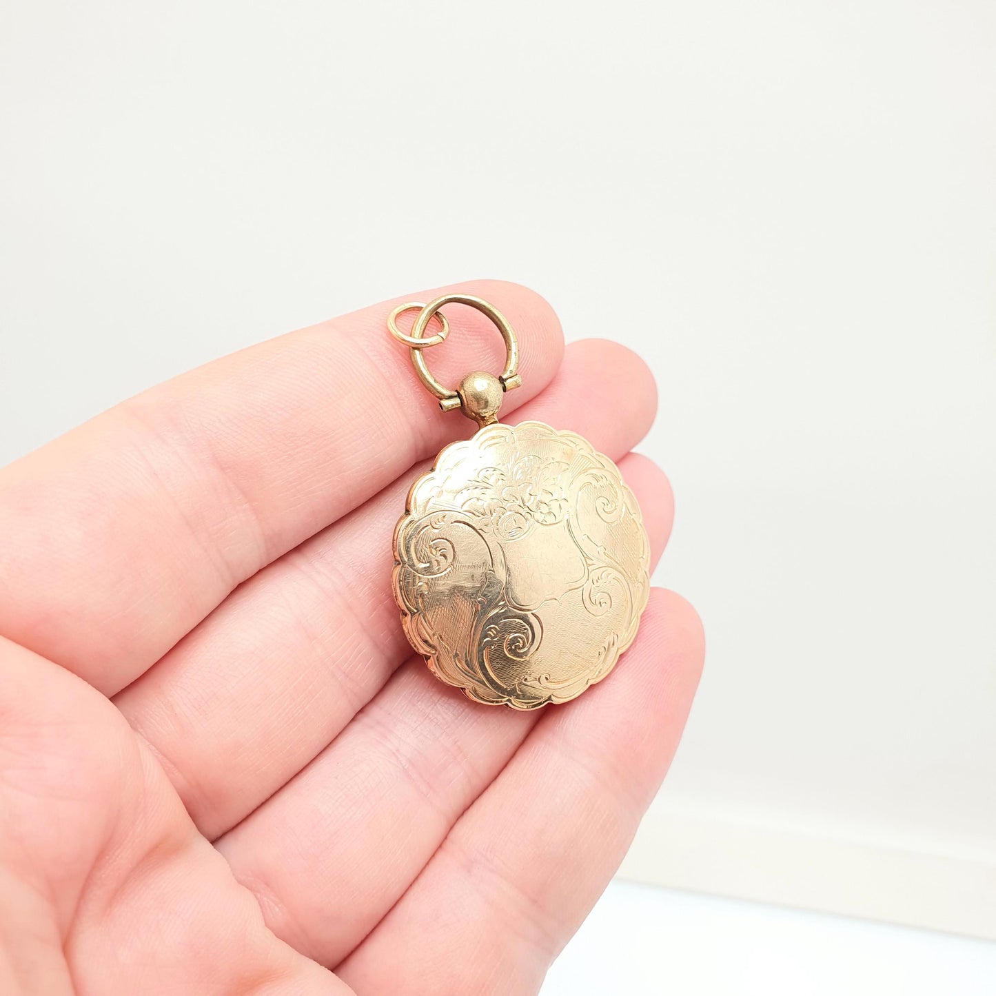 Antique Victorian 9ct 9k Gold Locket Necklace Pendant Large Big Solid Back & Front Pocket Watch Style Engraving Picture Jewelry Jewellery