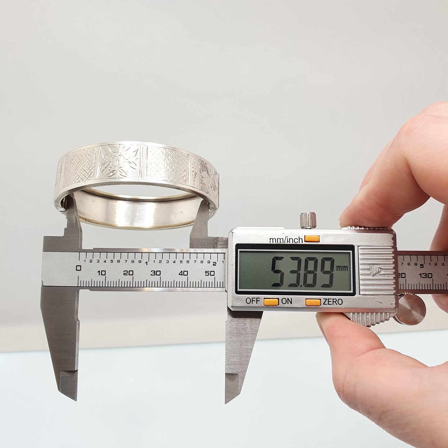 Victorian Solid Silver Antique Snap Bangle Bracelet Silver Band Hand Engraved 19.93g Thick Rare Vintage Womens Jewelry Jewellery