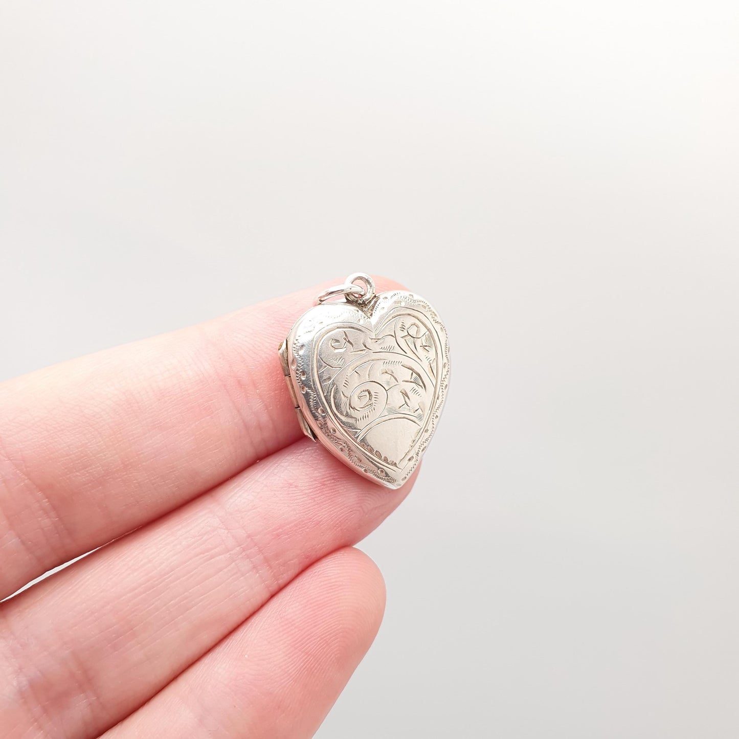 Antique Sterling Silver Heart Locket Necklace Pendant 1917 Hallmarked Picture Photo Engraved Love Gift Womens Jewelry Jewellery Vintage