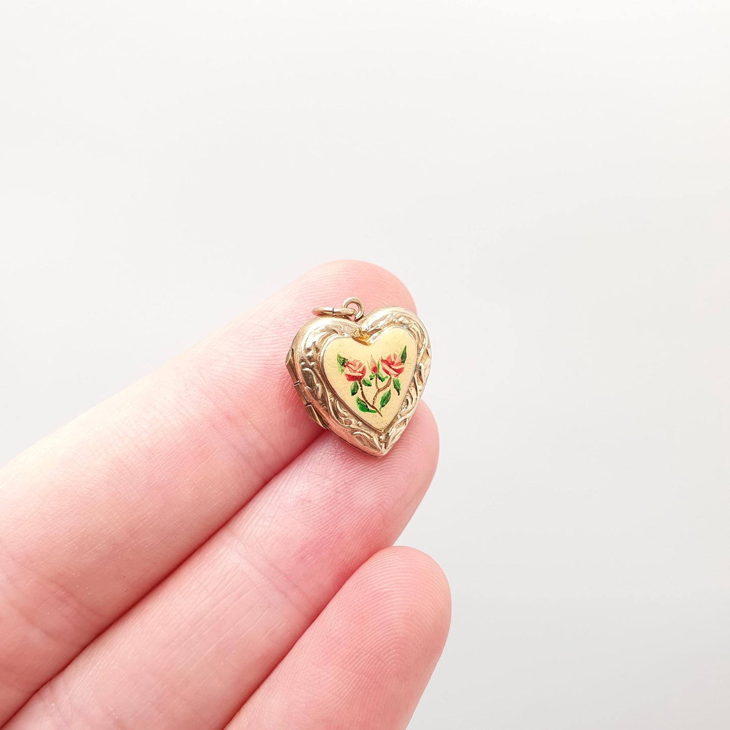 Antique 9ct Gold Heart Locket Enamel Flower Small Cute Engraved Solid 9k 375 Pendant Fine Back & Front Necklace Jewelry Womens Jewellery