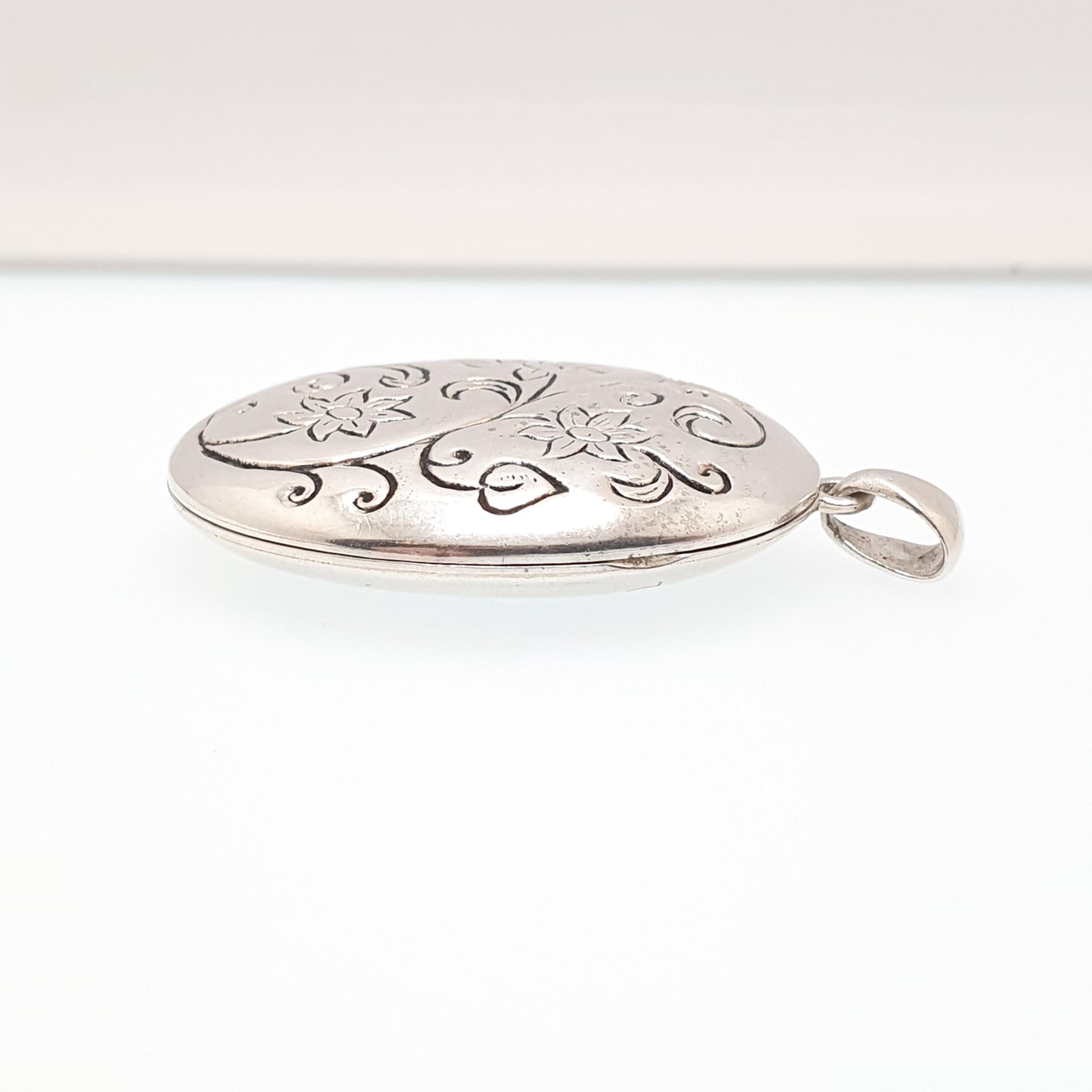 Vintage Sterling Silver Locket Necklace Pendant Poem Sonnet 116 William Shakespeare Love is Not Love Embossed Solid 925 Jewellery Jewelry