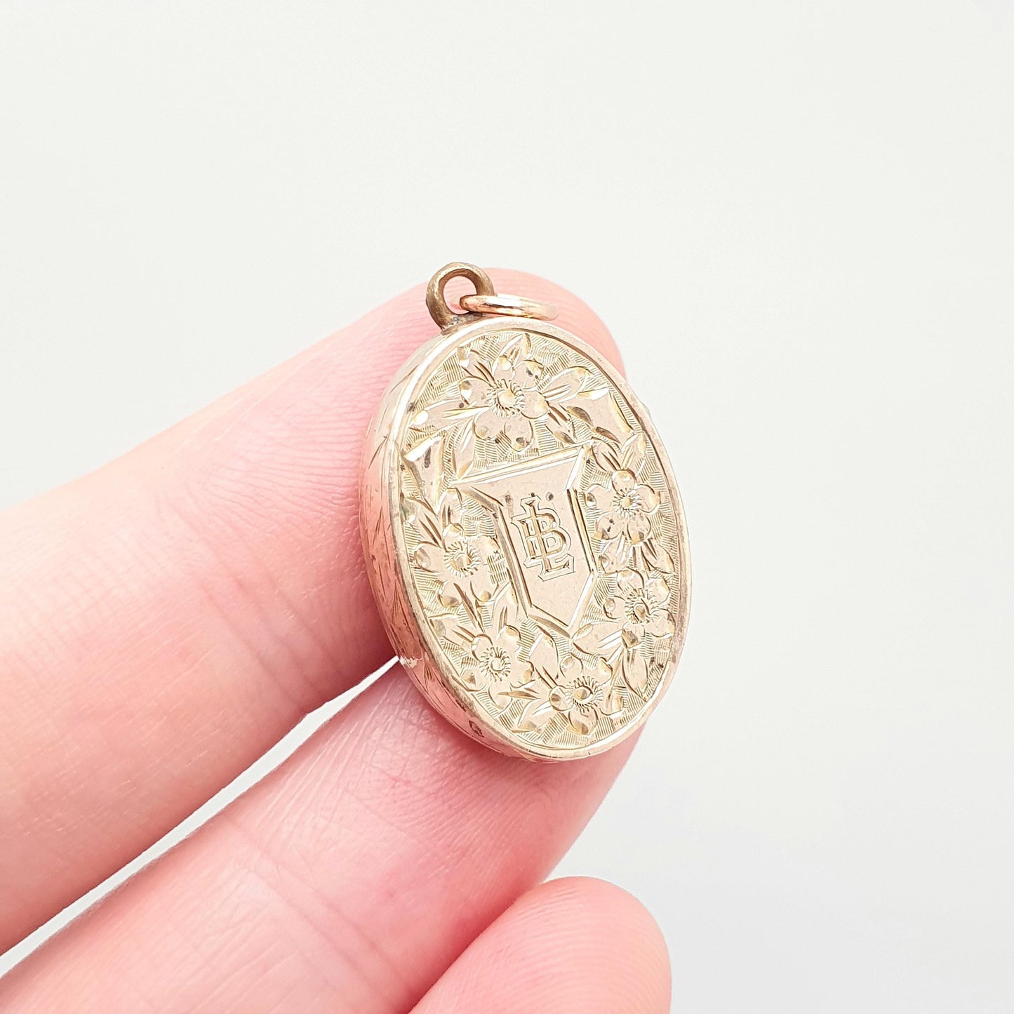 Antique 9ct Rose Gold Locket Victorian Oval Solid 9k 375 Engraved Small Cute Pendant Love Gift Back Front Necklace Jewelry Womens Jewellery