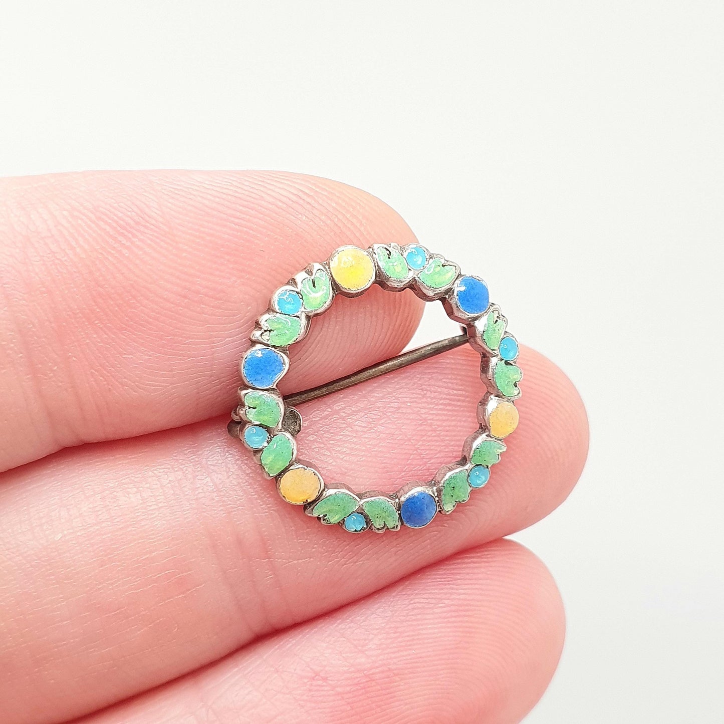 Old Vintage Bernard Instone Solid Silver Enamel Brooch Pin Leaf Wreath Flower Polo Donut Green Blue Yellow Womens Jewelry Jewellery