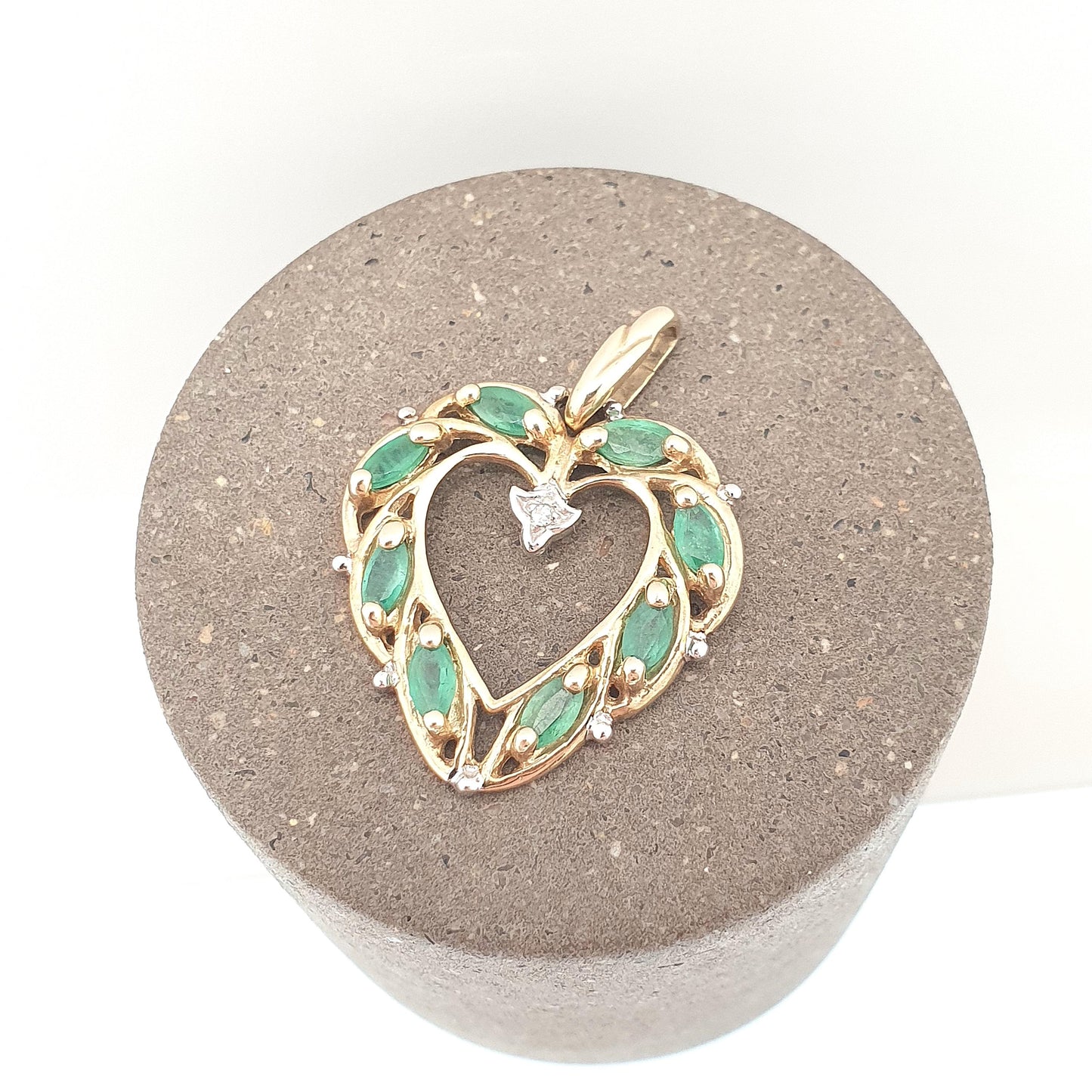 Vintage 9ct Gold Emerald & Diamond Pendant Heart Necklace Solid 375 9k Oval Genuine Gemstone Retro Necklace Ladies Womens Jewelry Jewellery