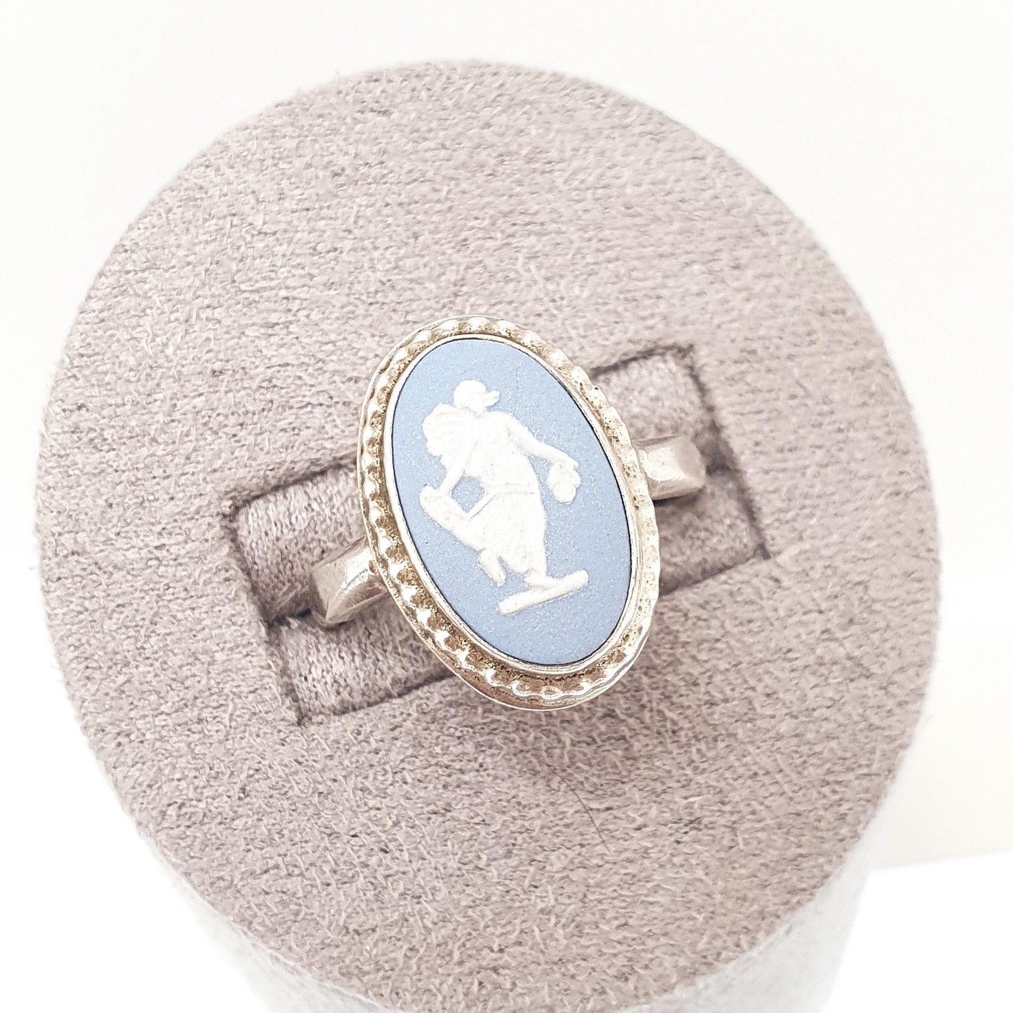 Vintage Sterling Silver Wedgwood Ring Sky Blue Jasperware Cameo Signet Genuine Josiah Wedgwood 1980 Hallmarked Women Ladies Retro Jewelry