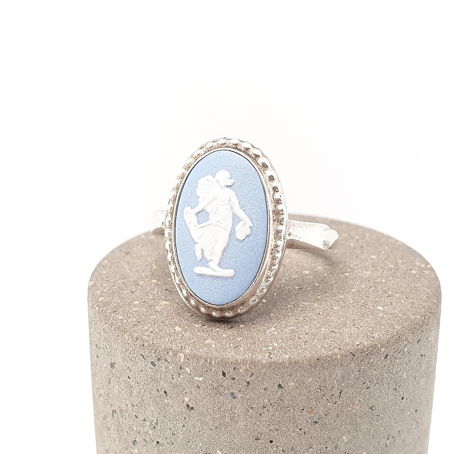 Vintage Sterling Silver Wedgwood Ring Sky Blue Jasperware Cameo Signet Genuine Josiah Wedgwood 1980 Hallmarked Women Ladies Retro Jewelry