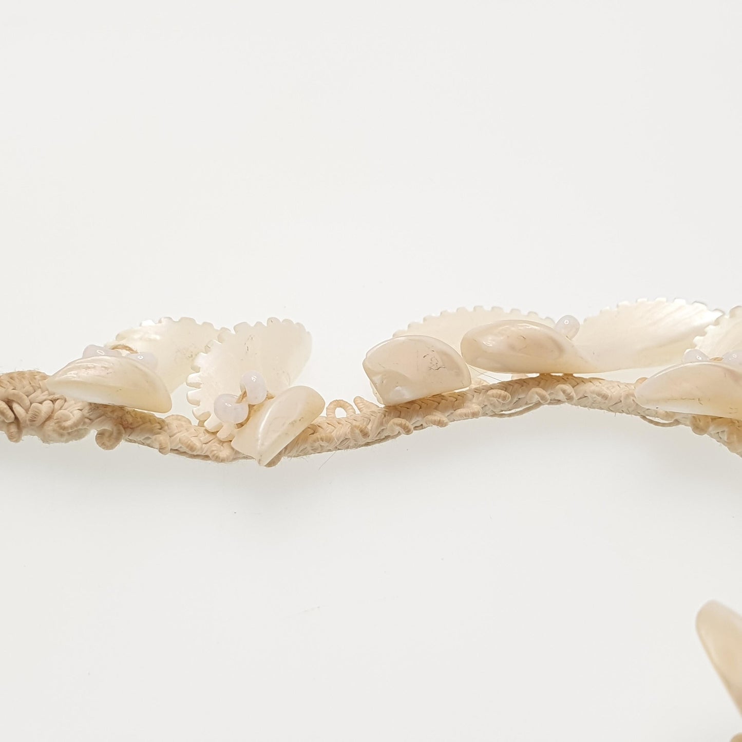 Antique Victorian Mother of Pearl Necklace Jagged Teeth Hand Carved Genuine Shell Lace Collar Twist Frill Pendants Womens Jewellery Jewelry