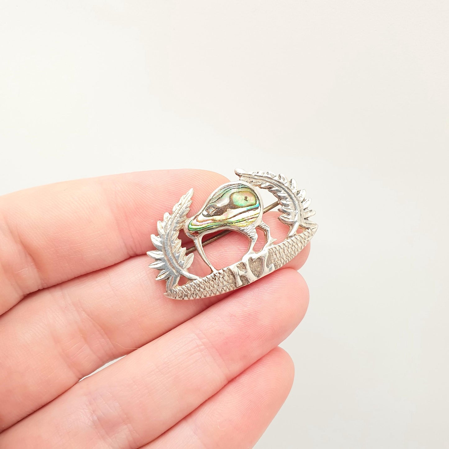 Antique Sterling Silver Kiwi Bird Brooch Abalone Shell New Zealand NZ Rare Animal Vintage Solid 925 Womens Retro Jewellery Jewelry