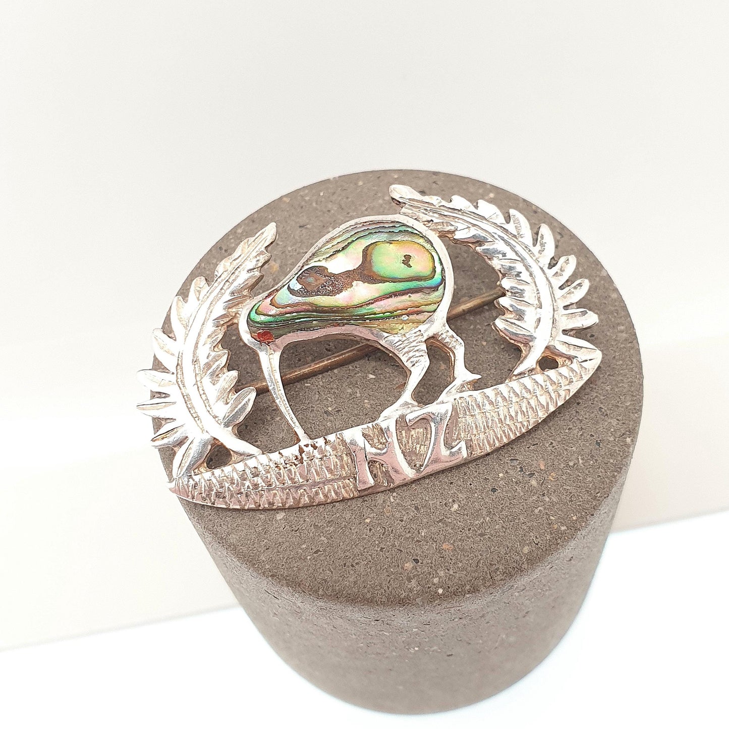 Antique Sterling Silver Kiwi Bird Brooch Abalone Shell New Zealand NZ Rare Animal Vintage Solid 925 Womens Retro Jewellery Jewelry