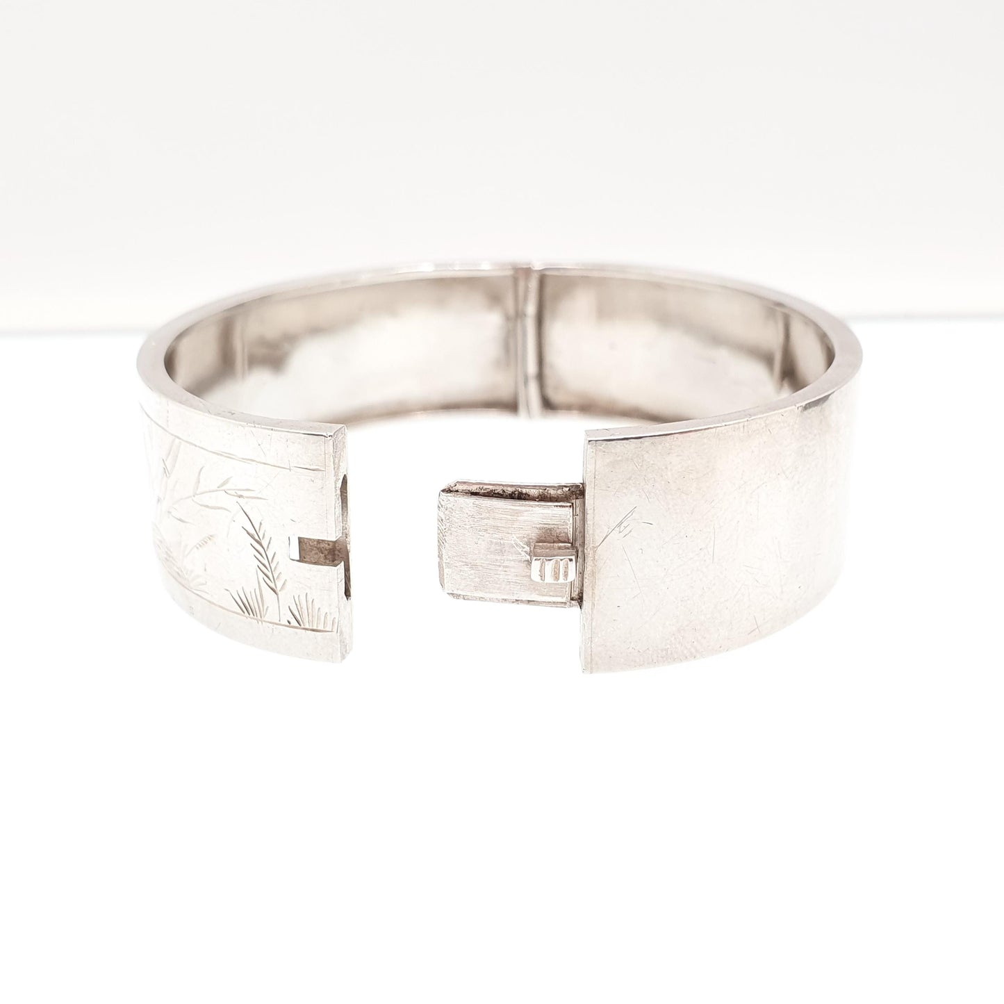 Antique Victorian Sterling Silver Bird Bracelet Bangle Hand Engraved Aesthetic 25.17g Songbird Swallow Vintage Womens Jewelry Jewellery