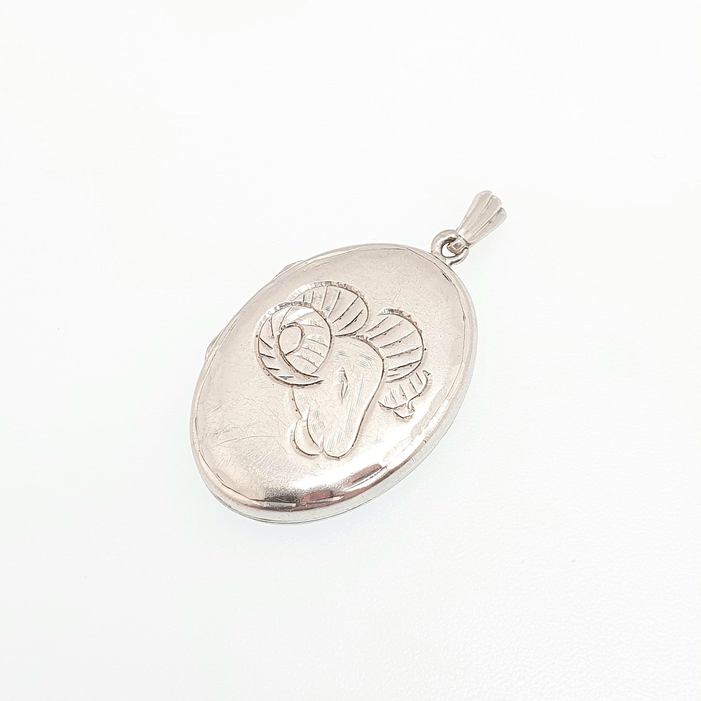 Vintage Sterling Silver Locket Aires Ram Zodiac Pendant Necklace Engraved 1972 Hallmark Astrological Solid 925 Jewelry Womens Jewellery