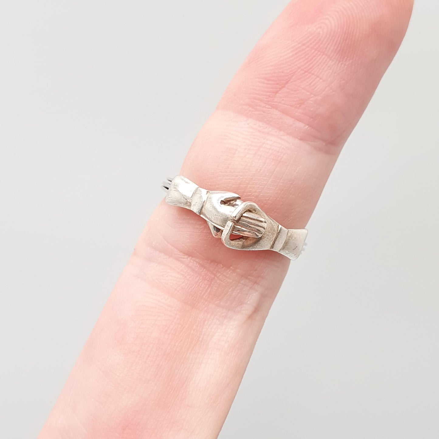 Vintage Sterling Silver Gimmel Ring Fede Hand Hiding Heart Mexican Solid 925 Friendship Loyalty Folding Retro Mens Womens Jewelry Jewellery