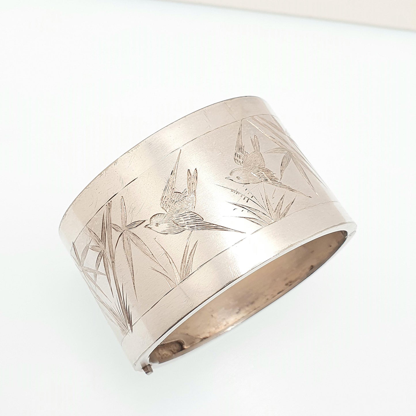 Antique Victorian Sterling Silver Bird Bracelet Bangle Vaughtons Hand Engraved Birds Thick Big 35.73g Swallow Vintage Jewelry Jewellery