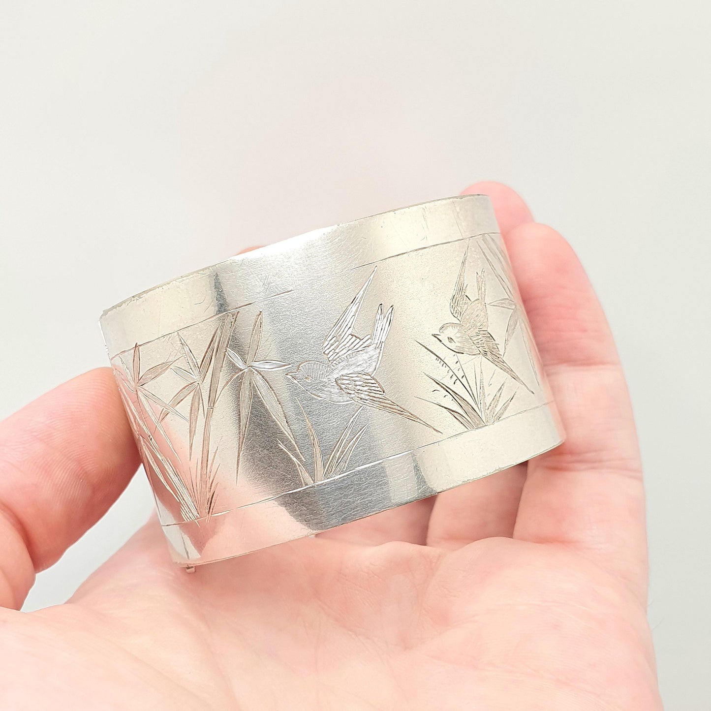 Antique Victorian Sterling Silver Bird Bracelet Bangle Vaughtons Hand Engraved Birds Thick Big 35.73g Swallow Vintage Jewelry Jewellery