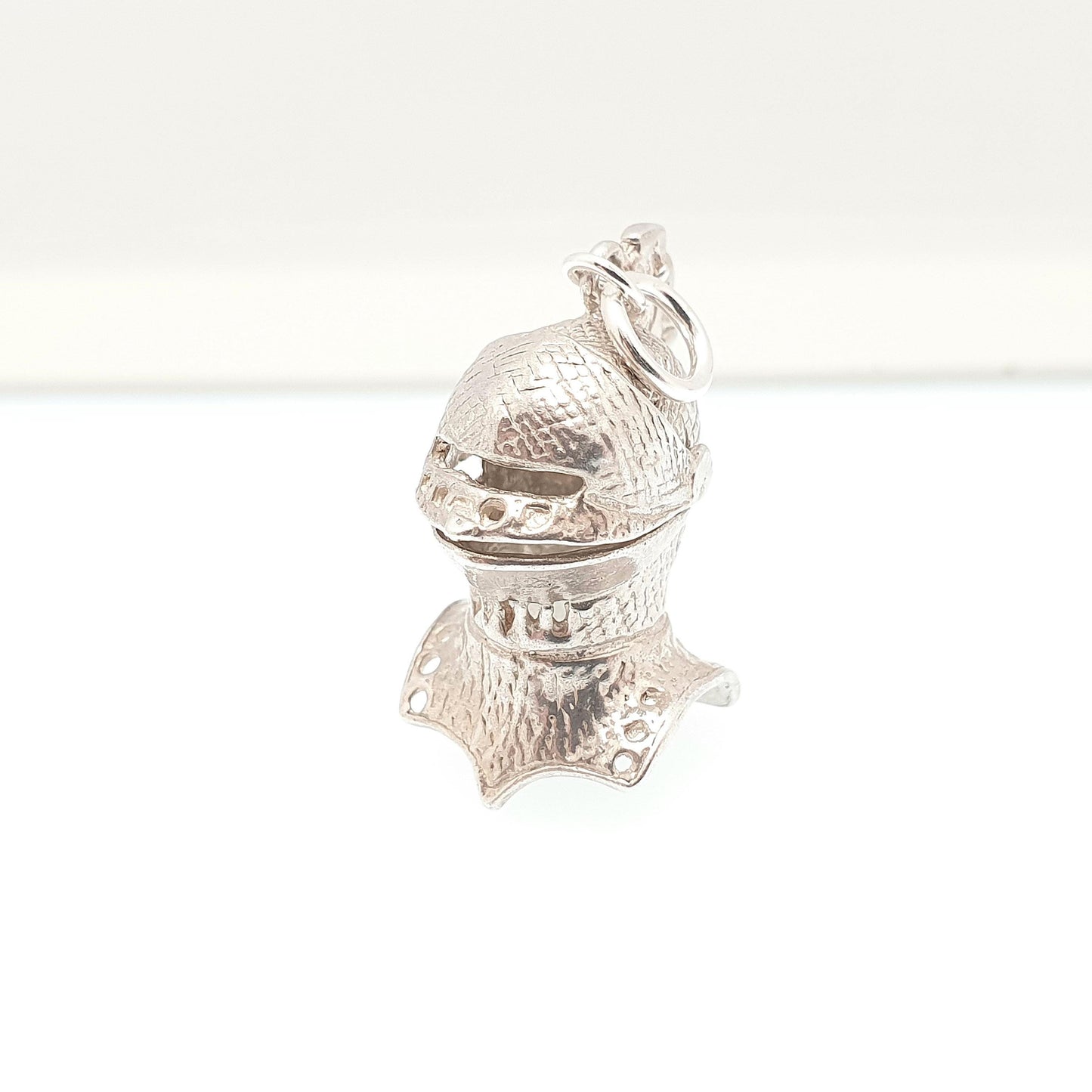 Vintage Solid Silver Knight Charm Pendant Knights Helmet Opening Moving Necklace Knights Retro Armour Soldier Womens Mens Jewelry Jewellery