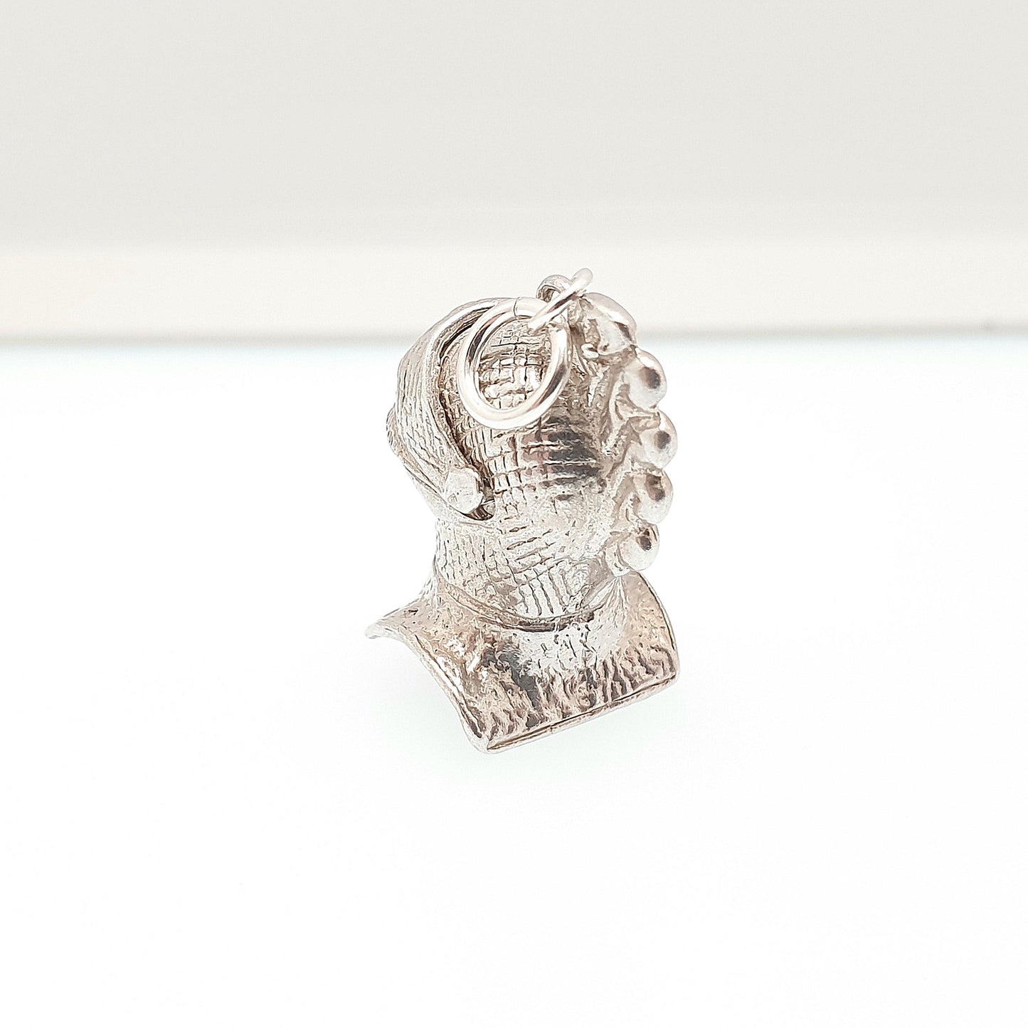 Vintage Solid Silver Knight Charm Pendant Knights Helmet Opening Moving Necklace Knights Retro Armour Soldier Womens Mens Jewelry Jewellery
