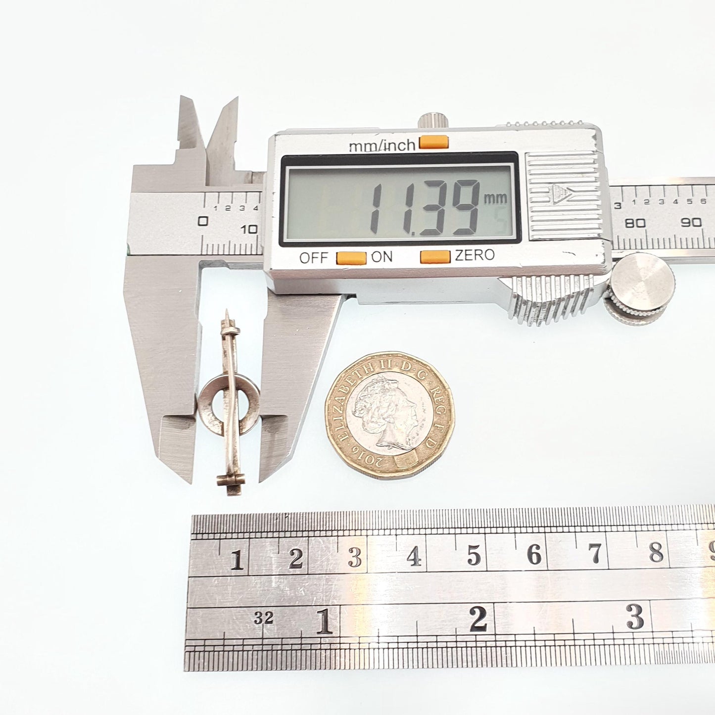 Antique Victorian Solid Silver Turquoise Brooch Circle O 0 Zero Bar Pin Infinity Natural Gemstone Victoria Womens Jewelry Jewellery Vintage