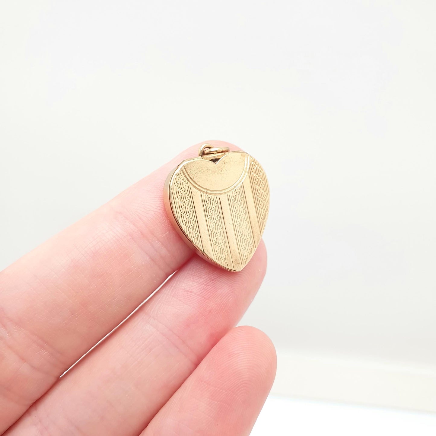 Antique 9ct Gold Heart Locket Engine Turned Art Deco Solid 9k 375 Pendant Fine Estate Back & Front Cute Necklace Jewelry Womens Jewellery