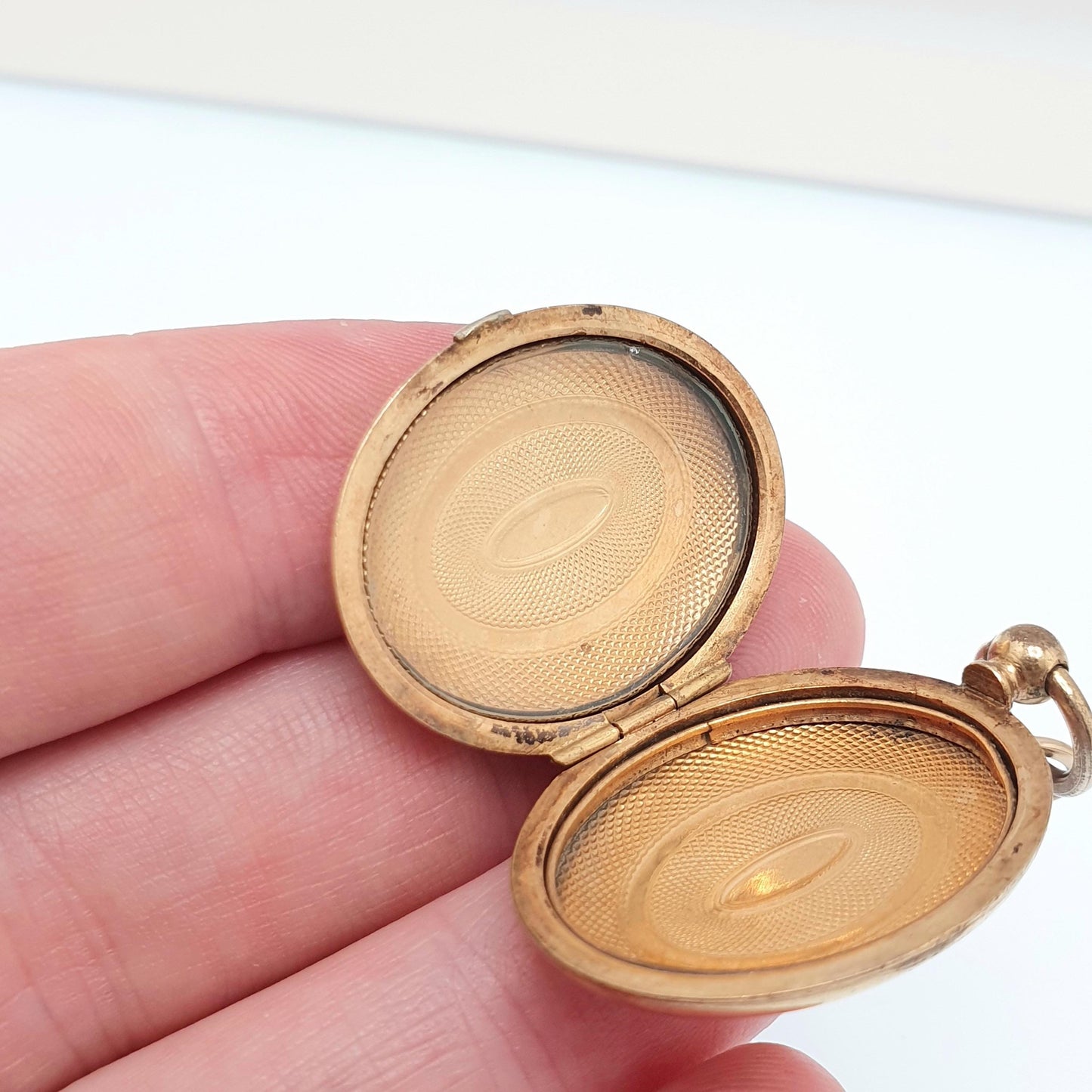 Antique Victorian Rolled Gold Locket Necklace Pendant Gold Filled Engine Turned 1800s Oval Vintage Womens Ladies Jewellery Jewelry
