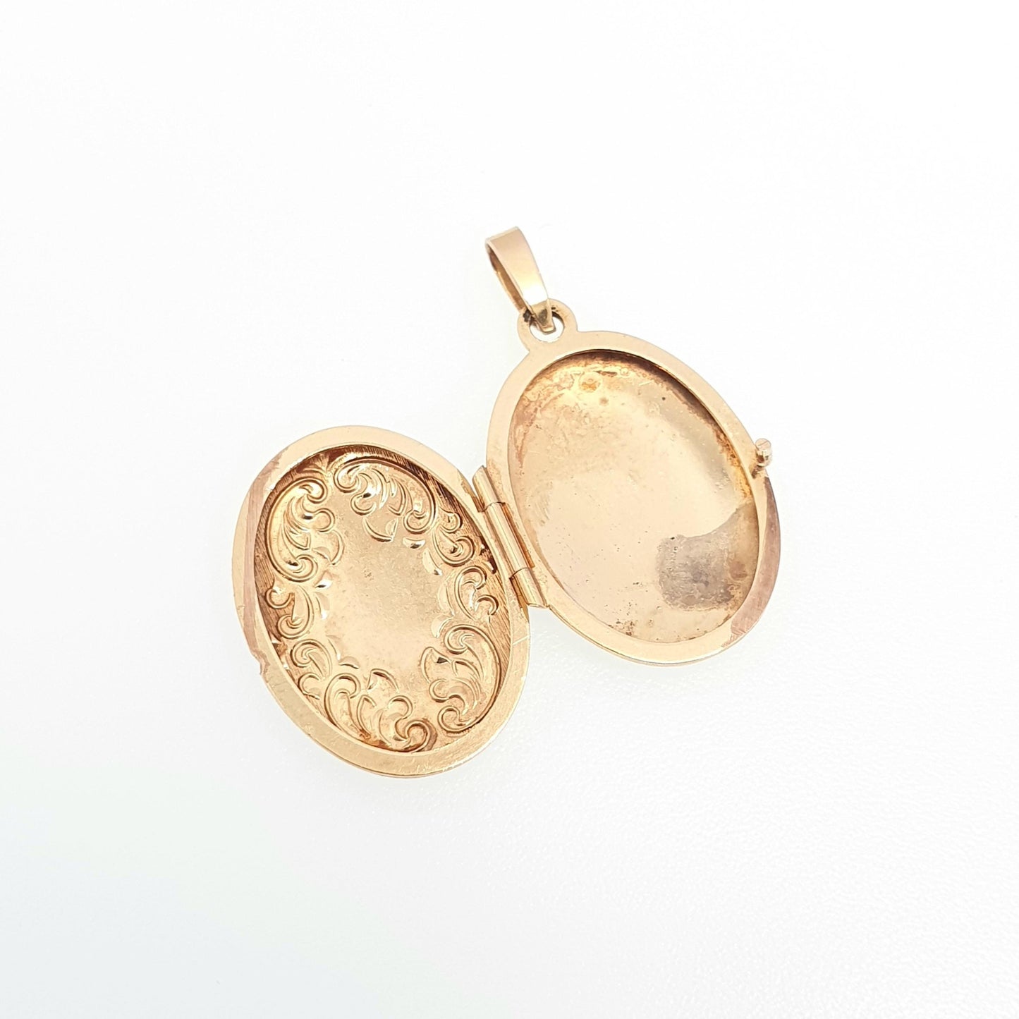 Vintage Solid 9ct 9k Gold Locket Oval All 375 9 Carat Gold Embossed Necklace Photo Picture Pendant Retro Jewelry Womens Jewellery