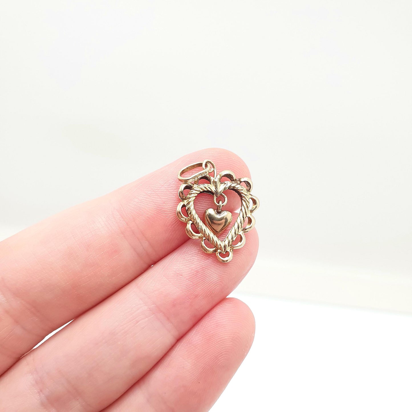 Vintage 9ct 9k Gold Heart Pendant Hanging Necklace Solid 375 9kt Charm Cute Yellow Retro Gift Retro Womens Mens Jewelry Jewellery