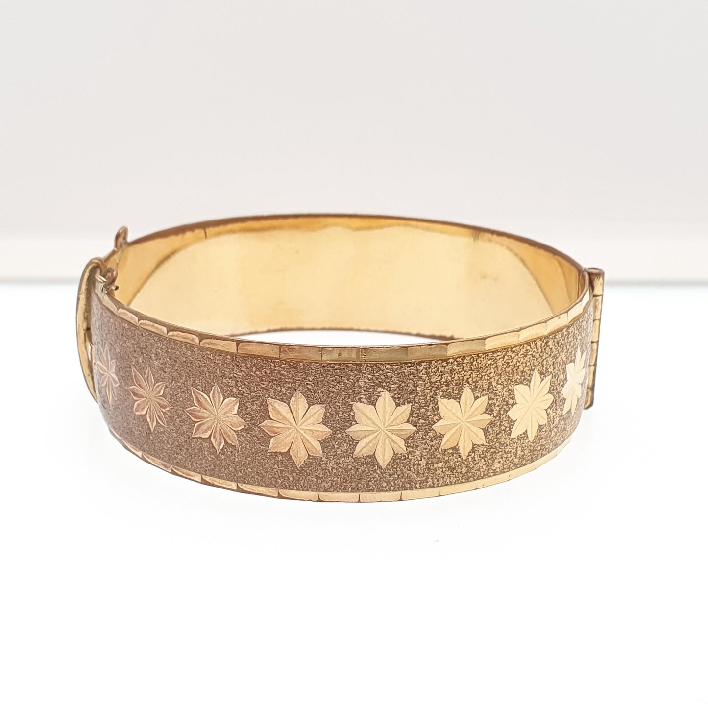 Old Vintage Rolled Gold Filled Snap Bangle Bracelet Star Engraved 43.64g Wide Womens Jewelry Retro Jewellery