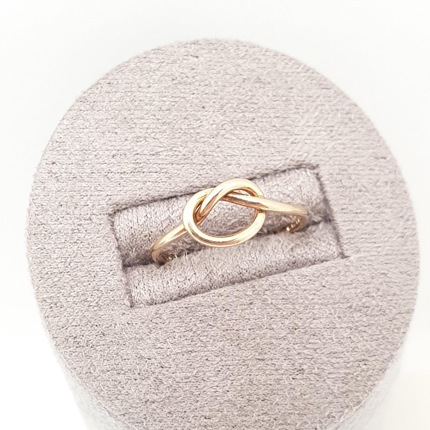 Vintage 9k 9ct Gold Knot Ring Infinity Solid 9ct 375 9kt 1976 Hallmark Retro Womens Jewelry Jewellery