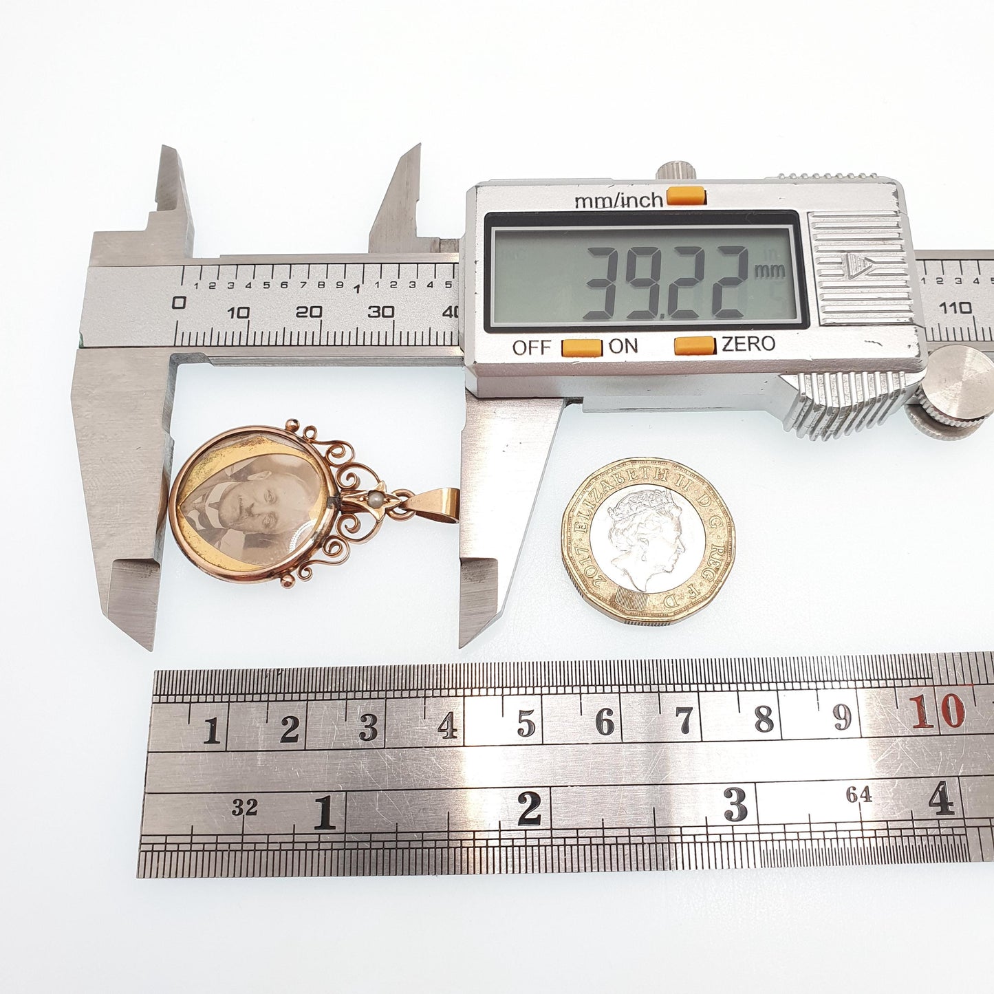 Antique Rose Rolled Gold Locket Seed Pearl Picture Pendant Gold Filled Double Sided Picture Round Circle Necklace Photo Jewelry Jewellery
