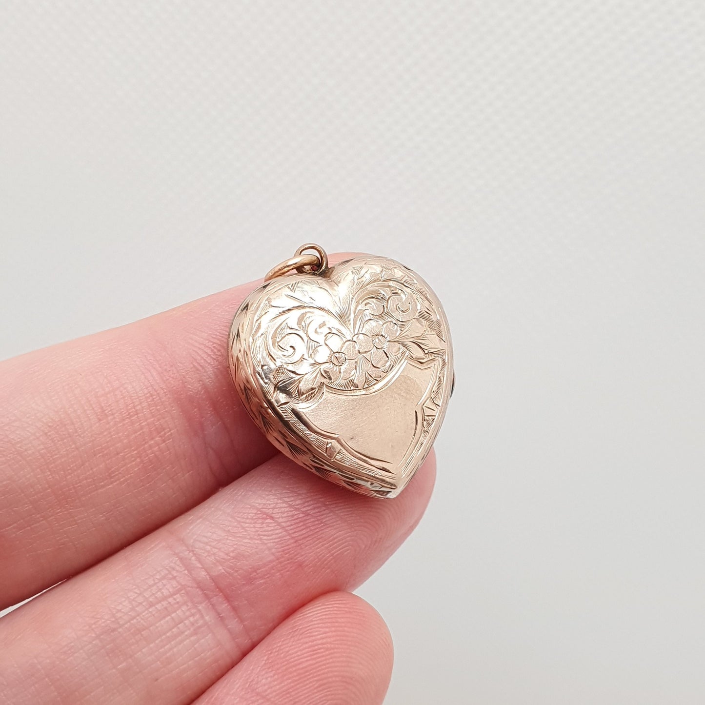 Antique Victorian 9ct Gold Heart Locket Engraved Back and Front Solid 9k 375 Pendant Fine Estate Love Necklace Jewelry Womens Jewellery