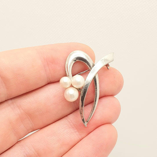 Vintage TASAKI Sterling Silver Pearl Brooch Cultured White Lustre Genuine Japanese Real "T" Makers Gift Fine Estate Womens Jewelry Jewellery