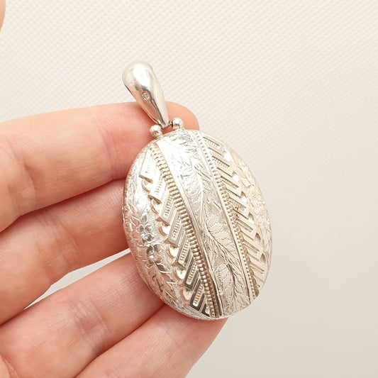 Antique Victorian Sterling Silver Locket 1881 Hallmark Hand Engraved Large Big Necklace Pendant Picture Photo Vintage Jewellery Jewelry
