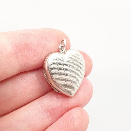 Antique Solid Silver Heart Locket Necklace Pendant Honeycomb Art Deco Picture Photo Engraved Love 1920s Womens Jewelry Jewellery Vintage