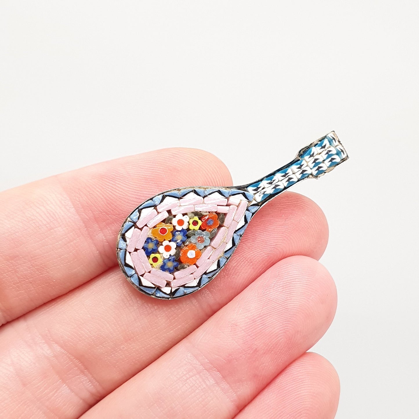 Old Vintage Micromosaic Brooch Pin Lute Mandolin Shape Micro Mosaic Instrument Italian Flower Pattern Handmade Womens Jewelry Jewellery