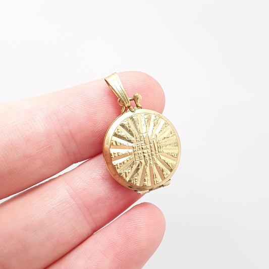 Vintage 14k Rolled Gold Locket Sunburst Sun Pendant Necklace Picture Photo Gold Filled Geometric Pattern 14ct 14kt Womens Jewelry Jewellery