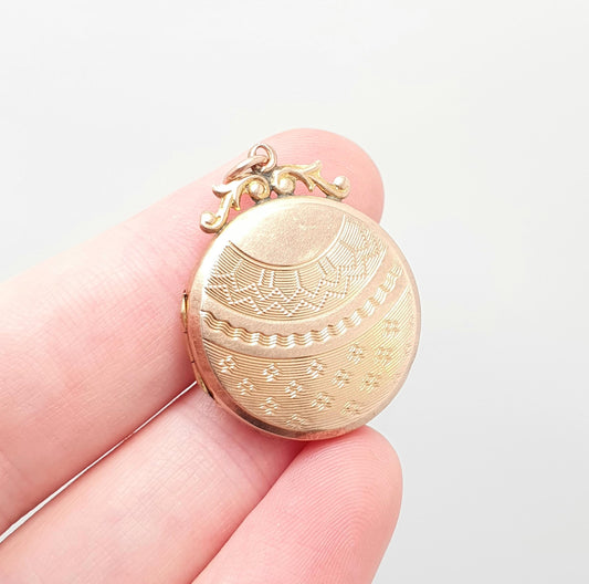 Antique 9ct Rose Gold Locket Solid 9k 375 Shield Engine Turned Round Big Pendant Love Gift Back & Front Necklace Jewelry Womens Jewellery