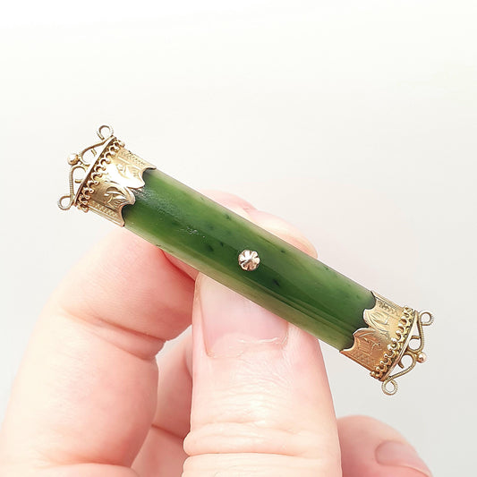 Antique 9ct Gold New Zealand Jade Brooch Victorian Solid 9k 375 Nephrite Maori Yellow Gold Green Gemstone Jewelry Womens Jewellery Vintage