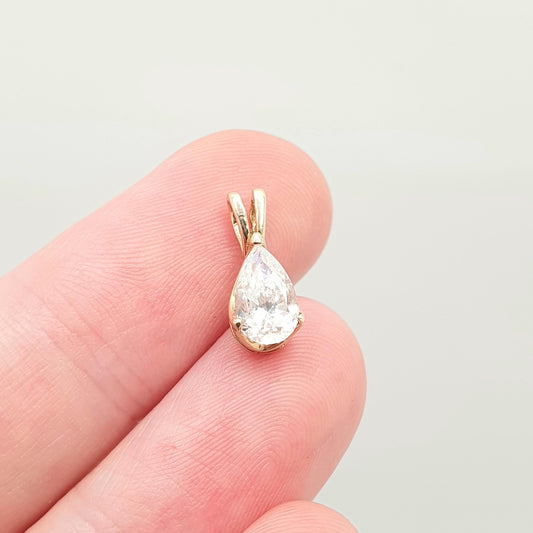 Vintage 9k 9ct Gold CZ Pendant Pear Cut Large Solitaire Gemstone Necklace Solid 375 Diamond Simulant Cubic Zirconia Jewelry Jewellery