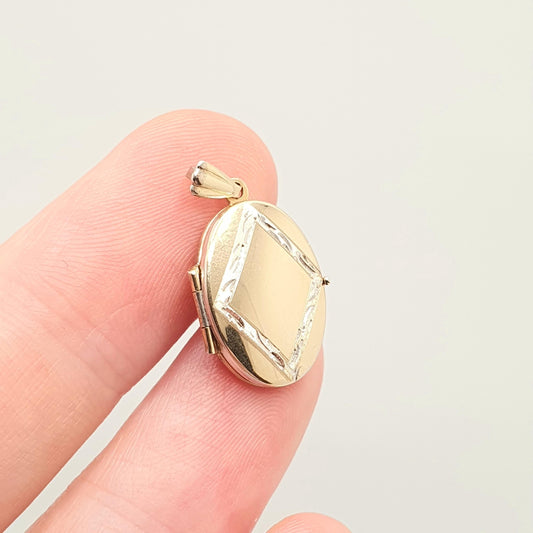 Vintage Solid 9ct 9k Gold Locket Oval All 375 9 Carat Gold Square Centre Necklace Photo Picture Pendant Retro Jewelry Womens Jewellery
